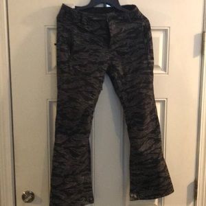 Boys Volcom ski or boarding pants